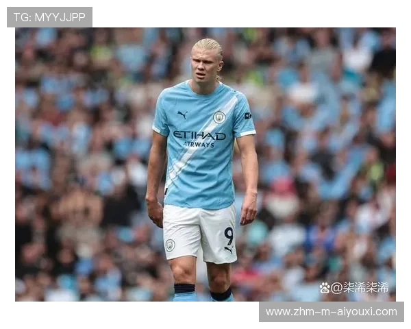 哈兰德超强力量硬抗防守后抽射——破门艺术的极致呈现